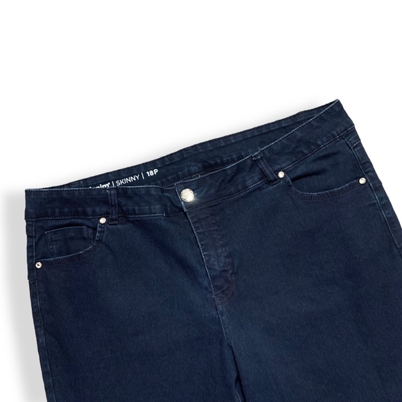 Avenue Denim Skinny Jean Gemstone Buttons Rhinestone Dark Wash Plus Sz 18 Petite - Picture 3 of 8